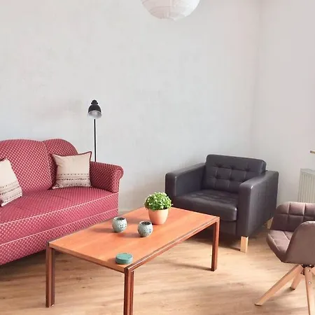 Hinter Burg, Haus Mit Garten * Майен