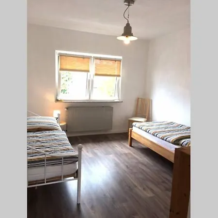 Hinter Burg, Haus Mit Garten * Майен