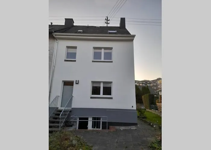 Hinter Burg, Haus Mit Garten