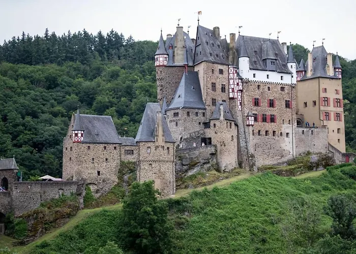 Hinter Burg, Haus Mit Garten Mayen