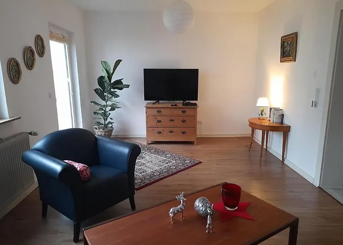 Hinter Burg, Haus Mit Garten *